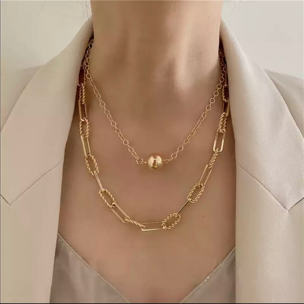 Double linked necklace